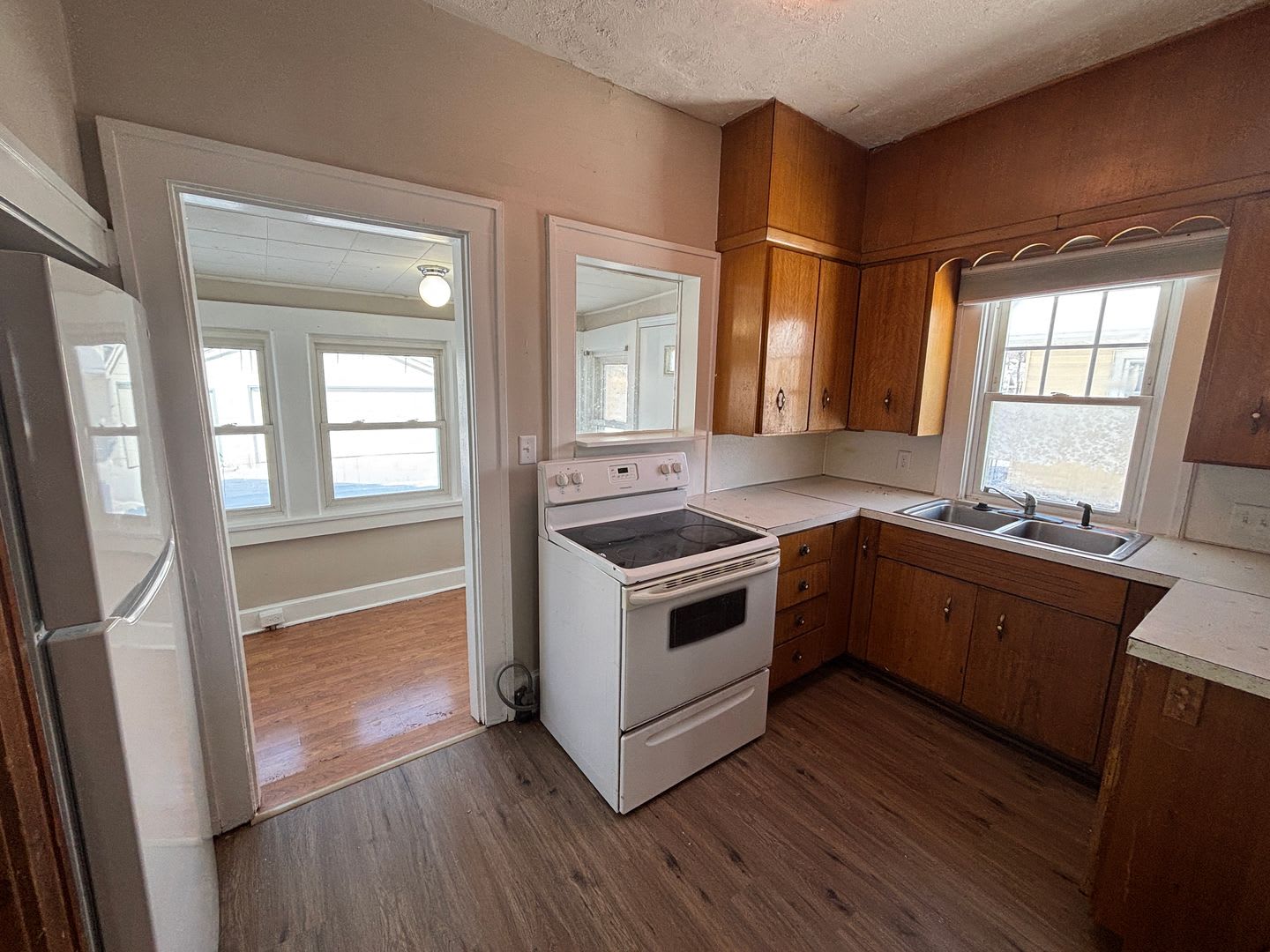 4 Bedroom, 1 Bathroom home with 2+ car garage! – photo 1