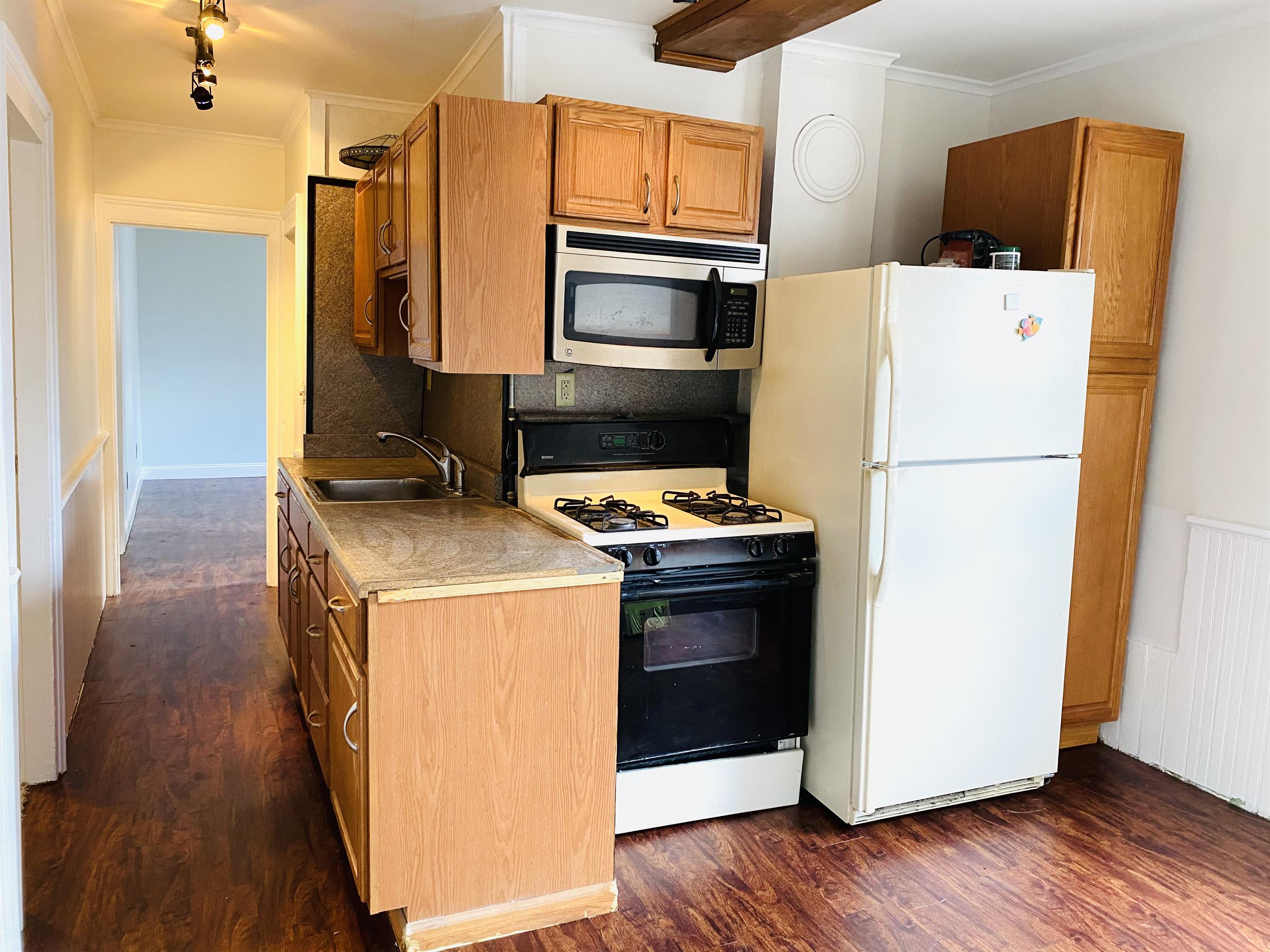426 Main Street – photo 1 of 6