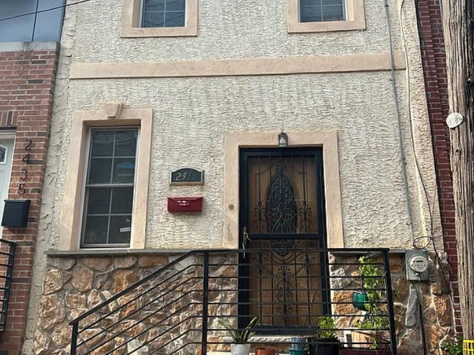 2433 Manton Street – photo 1