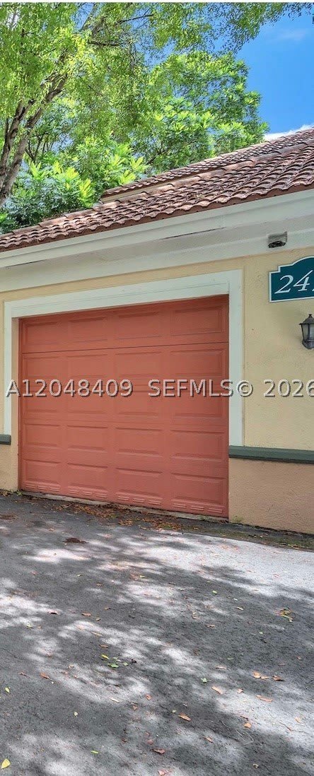 2439 Centergate Dr – photo 1