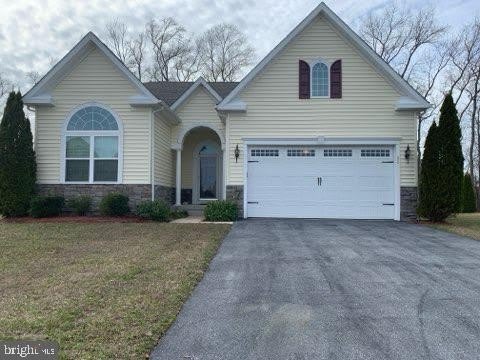 80 FAIRWAY Drive – photo 1 of 22