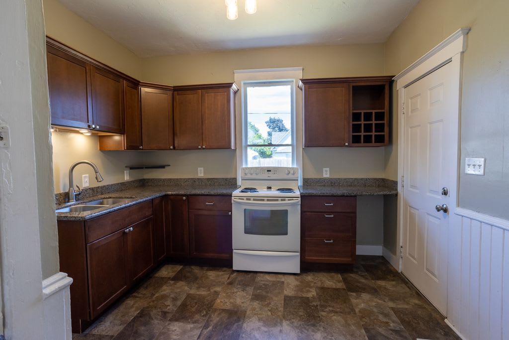 634 W Buckeye Ave – photo 1