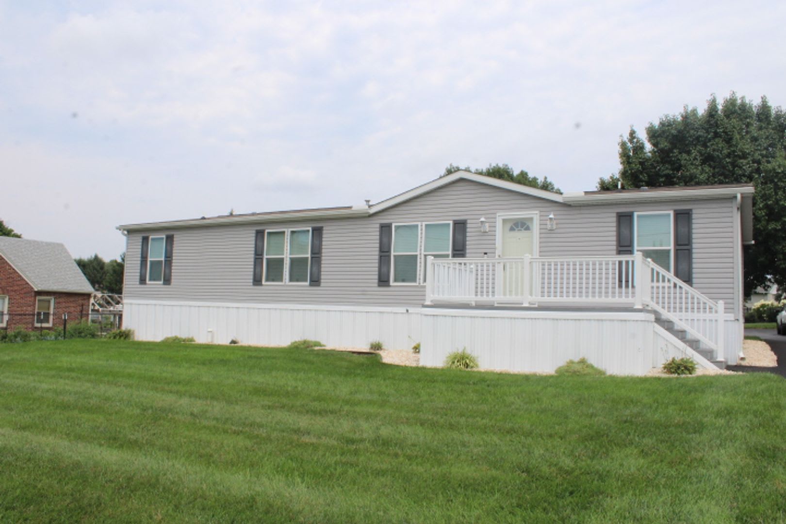 Unique Custom Single Family Home – photo 1