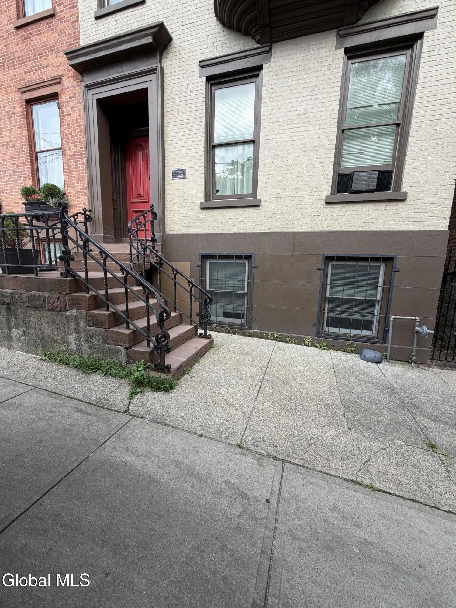 15 Ten Broeck Street – photo 1