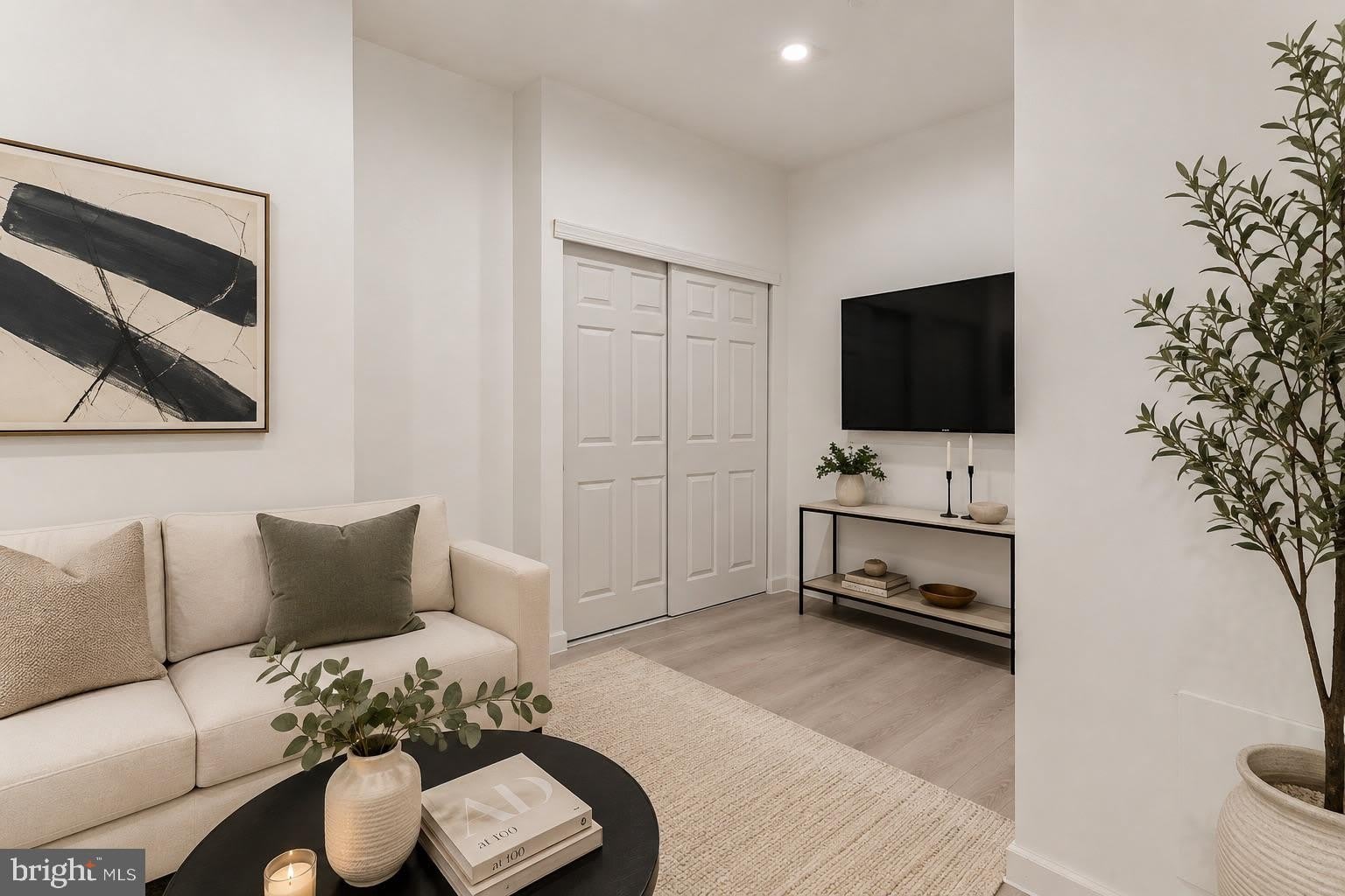 2401 S Alder Street – photo 1