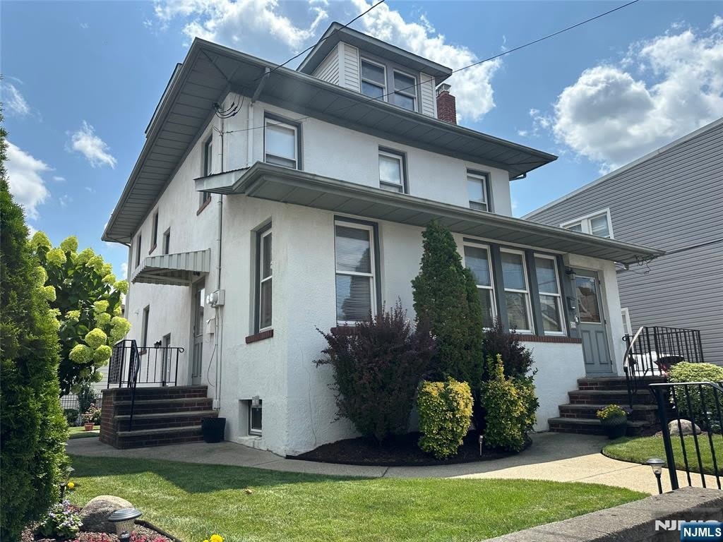 268 Harrington Avenue – photo 1 of 248