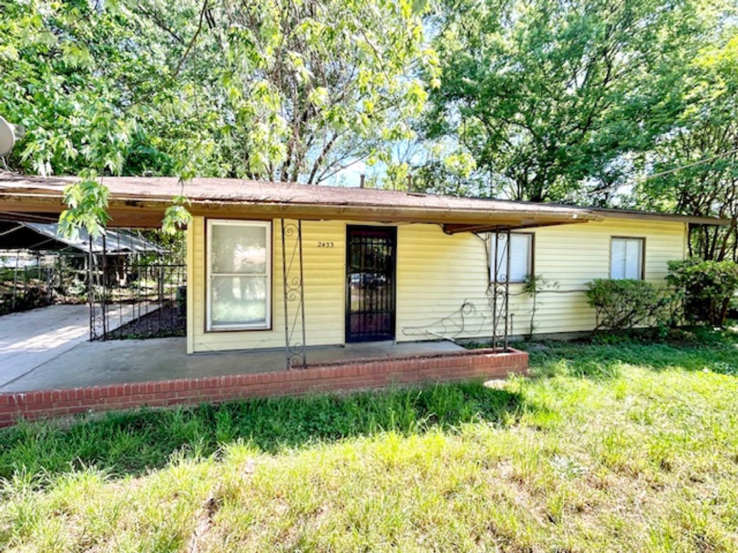 2433 Shepard Cozy Updated 3 Bed 1 Bath Home – photo 1