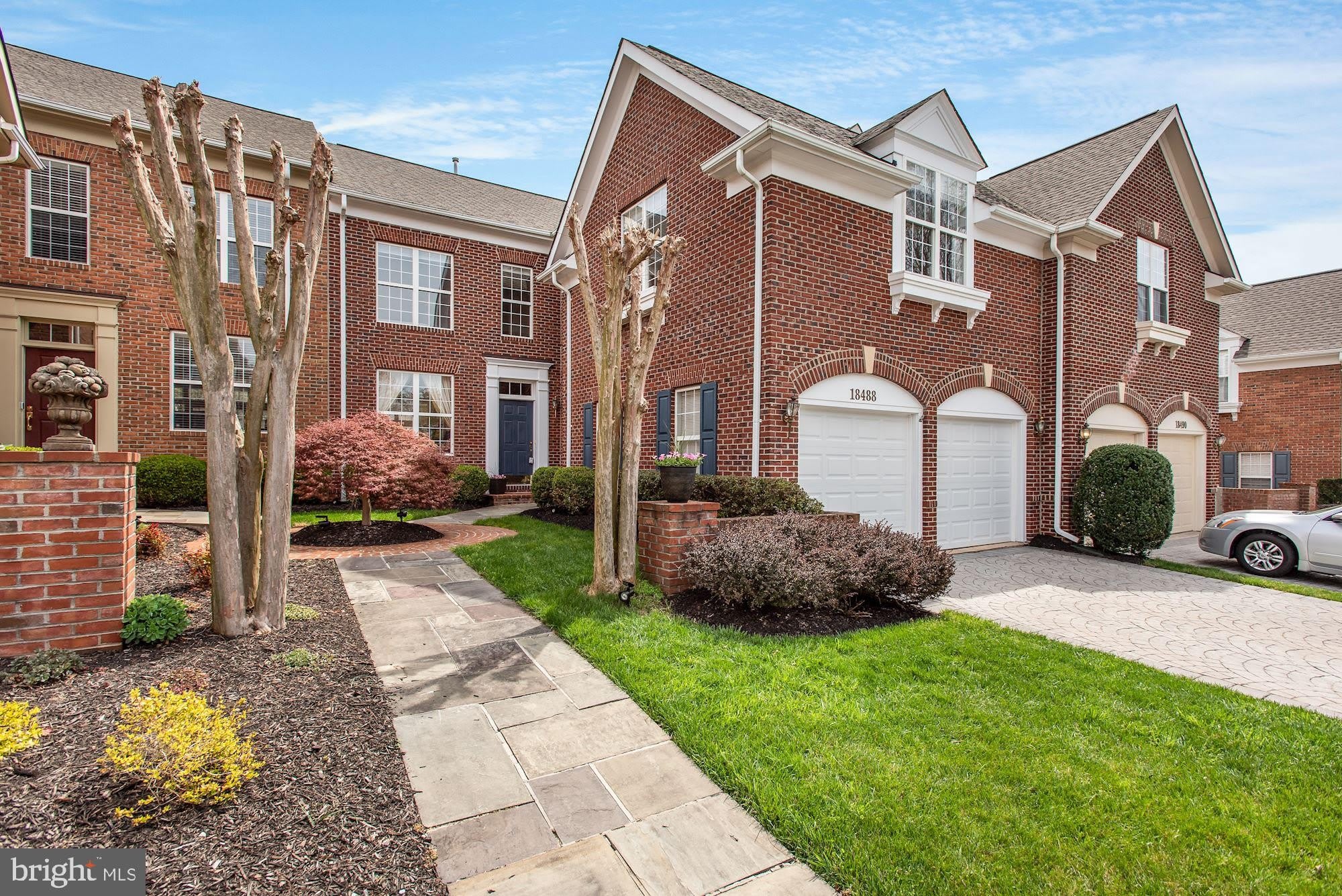 18488 LANIER ISLAND Square – photo 1