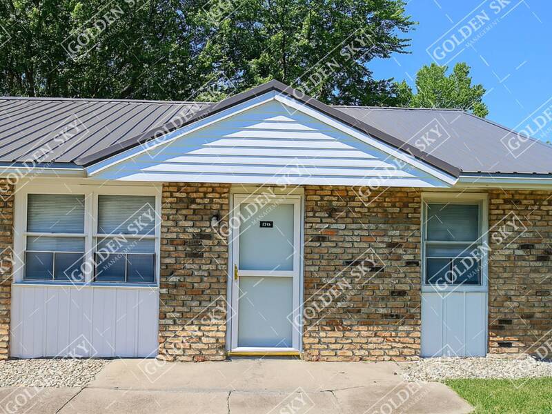 6318 E Piccadilly Rd – photo 1 of 10