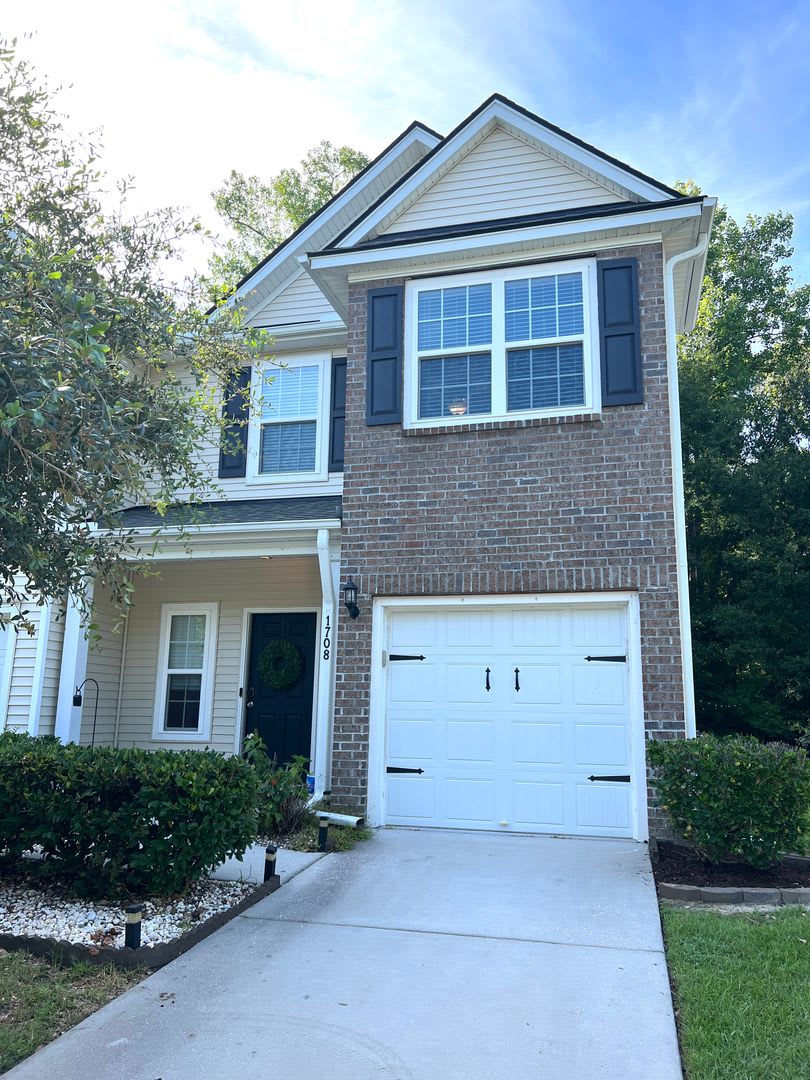 3/2.5 townhouse in West Ashley in the Carolina Bay Community! – photo 1