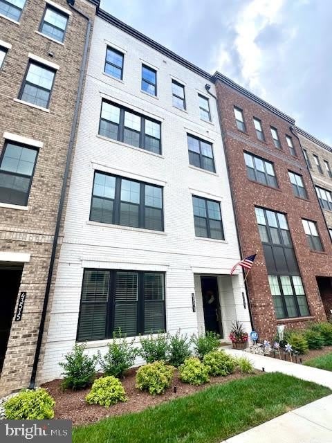 43513 Madison Springs Terrace – photo 1 of 41