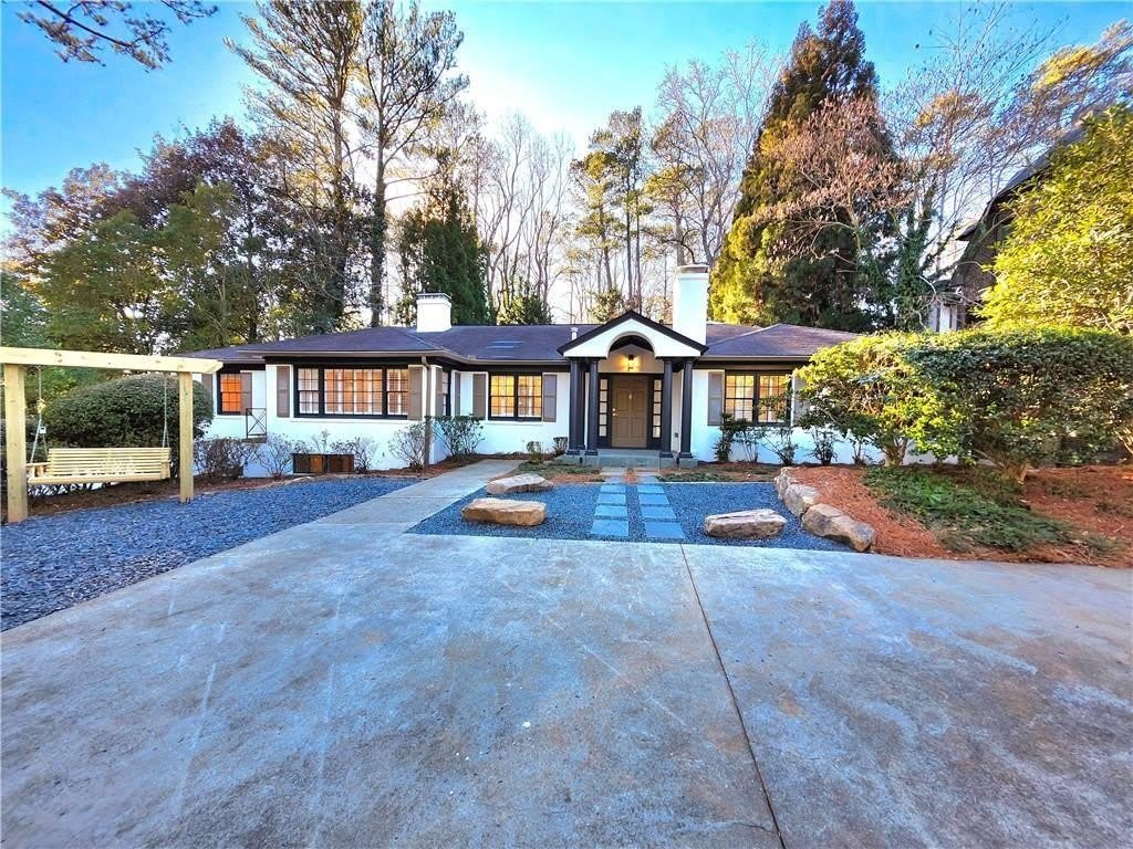 4044 Northside Drive – photo 1