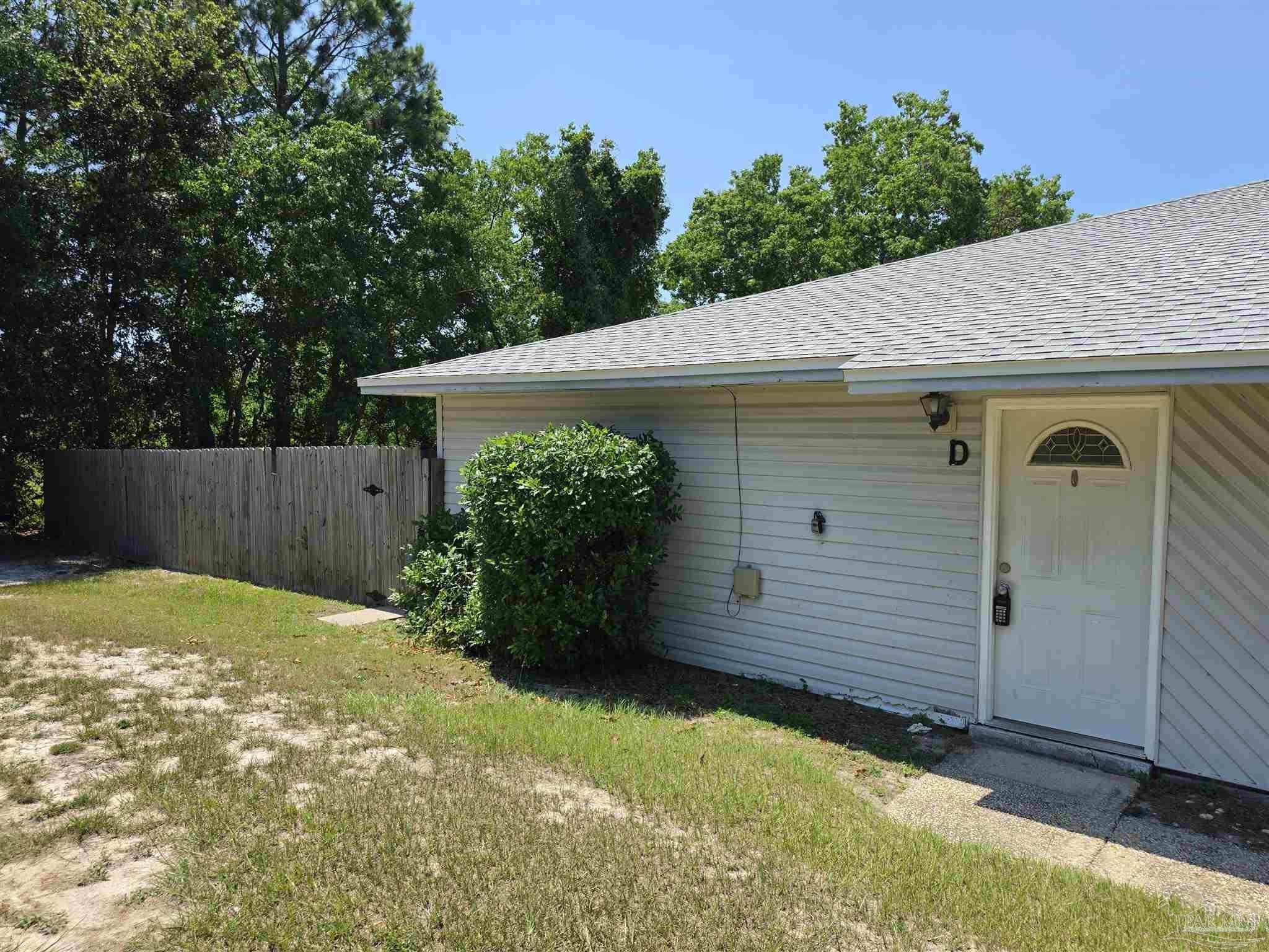 3346 Greenbriar Cir – photo 1 of 17