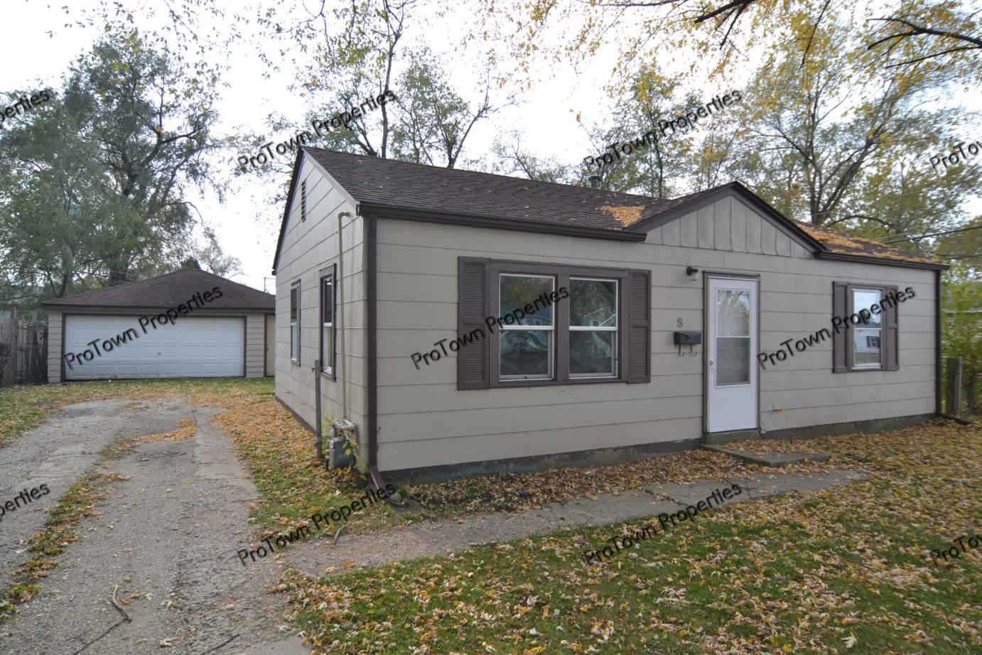 8 Girard Blvd – photo 1 of 8