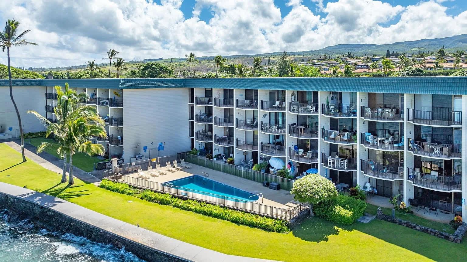 4471 Lower Honoapiilani Rd # 410 – photo 1 of 13