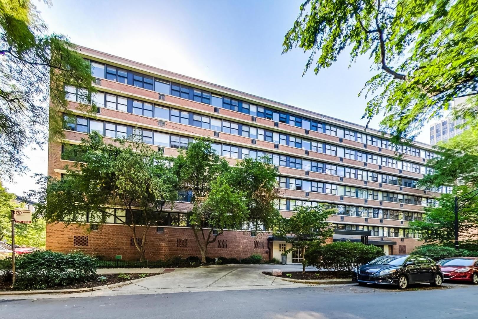 2300 N Commonwealth Avenue – photo 1