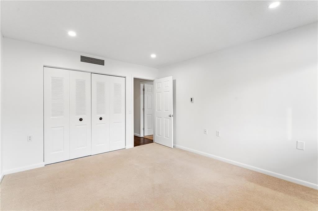 30 Argyle Avenue – photo 1 of 15