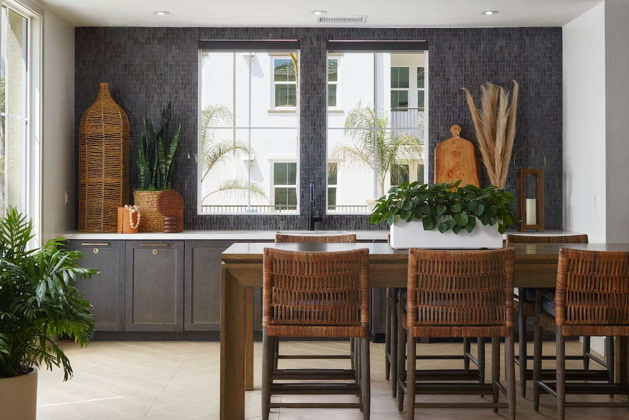 Lincoln Village – photo 1