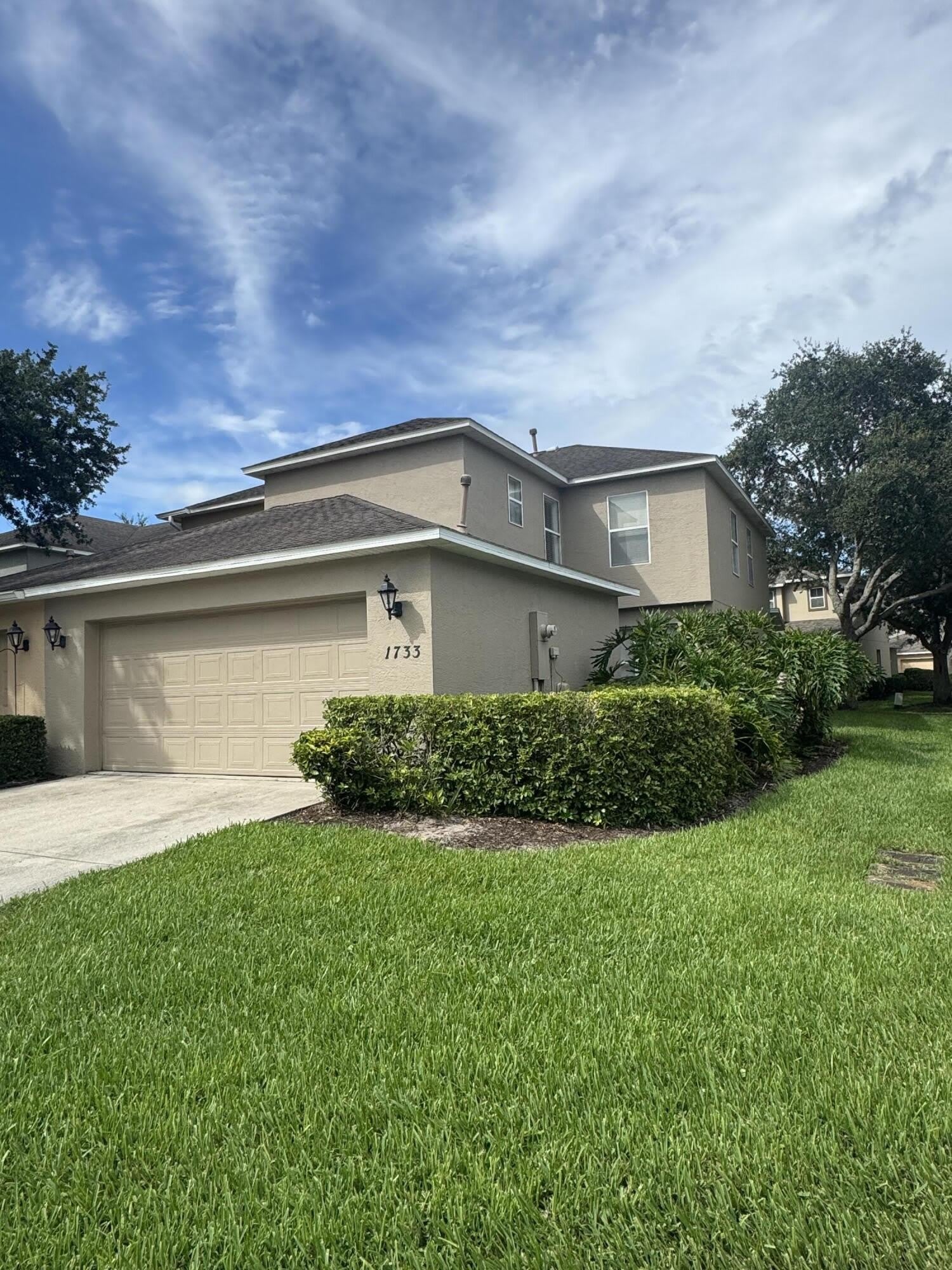 1733 Pointe W Way – photo 1 of 115