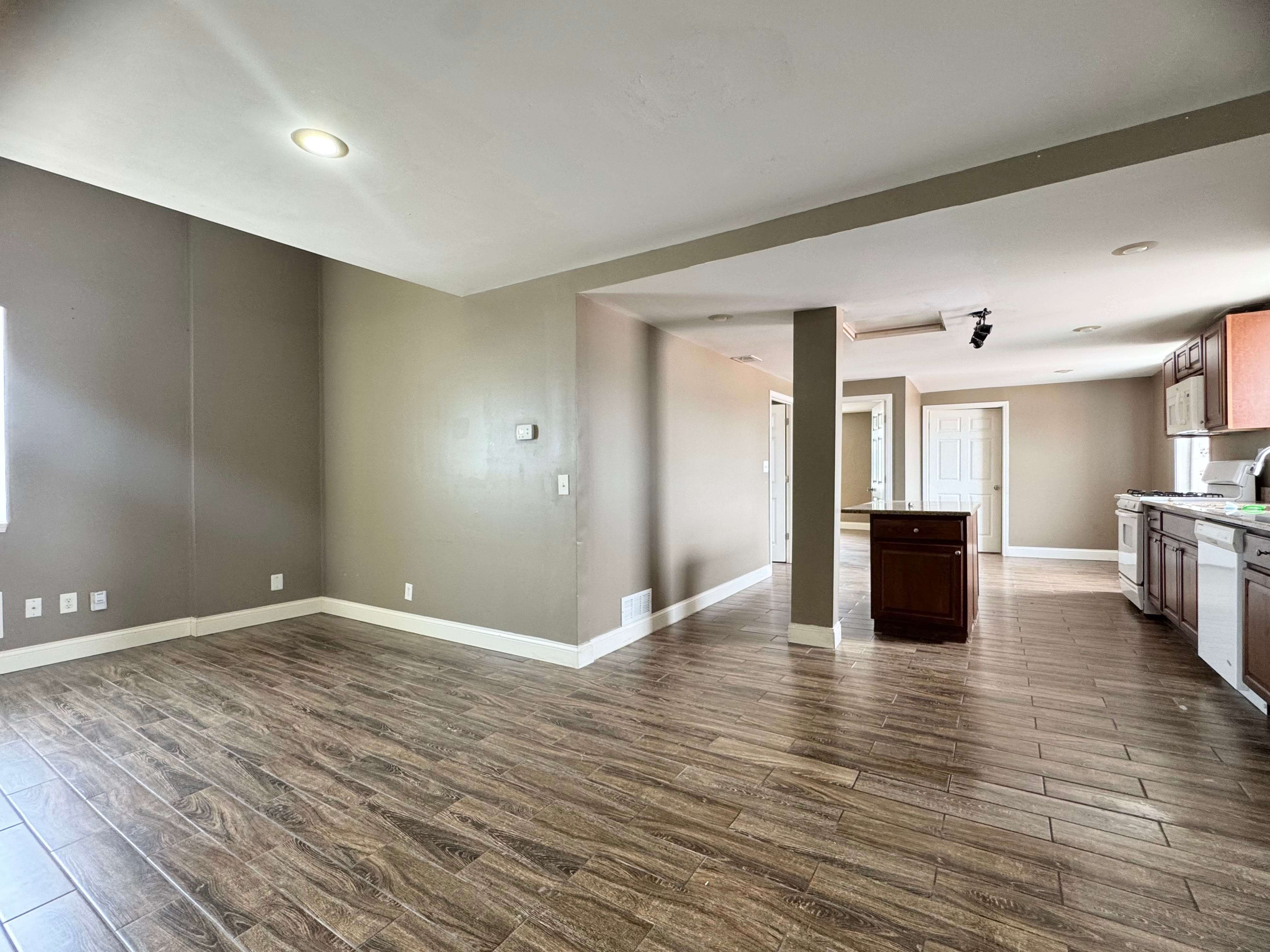 829 Southwest Boulevard – photo 1