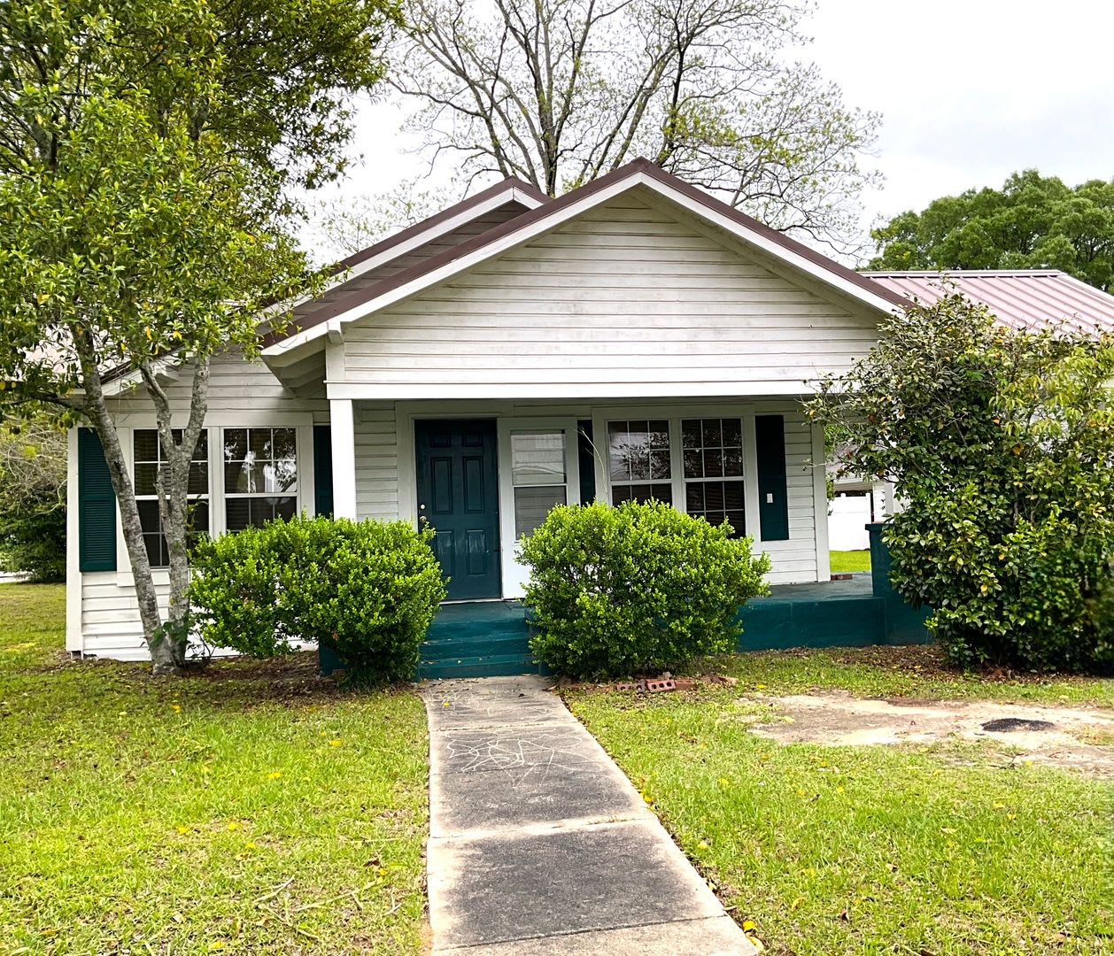 Cute 2/1 Home on Corner Lot in Graceville – photo 1 of 6