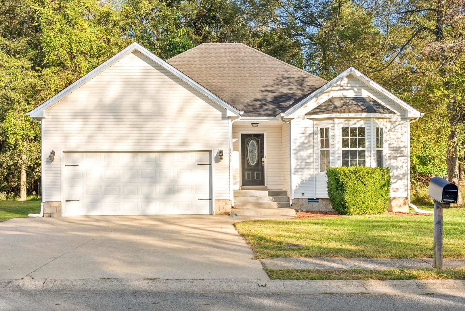 Pet Friendly Three Bedroom – photo 1 of 346