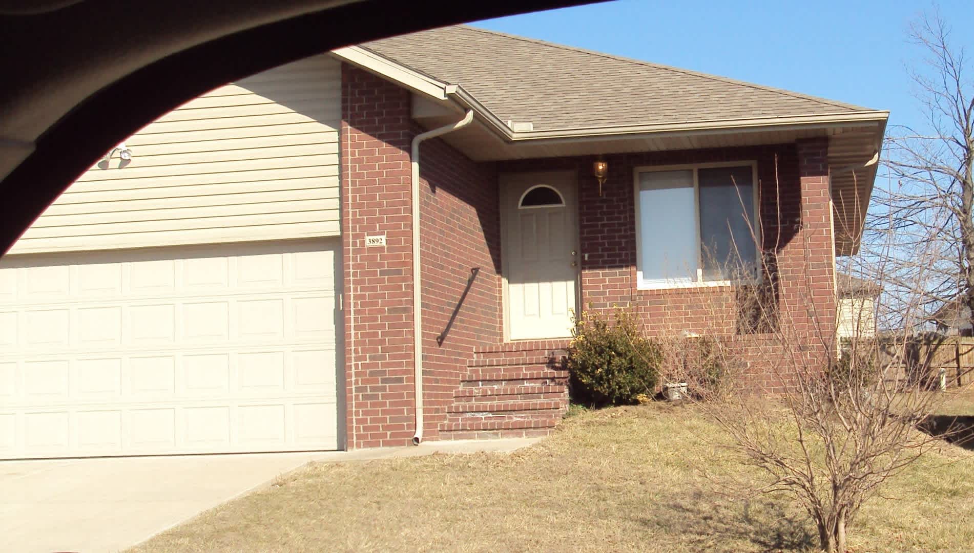Duplex – photo 1 of 9