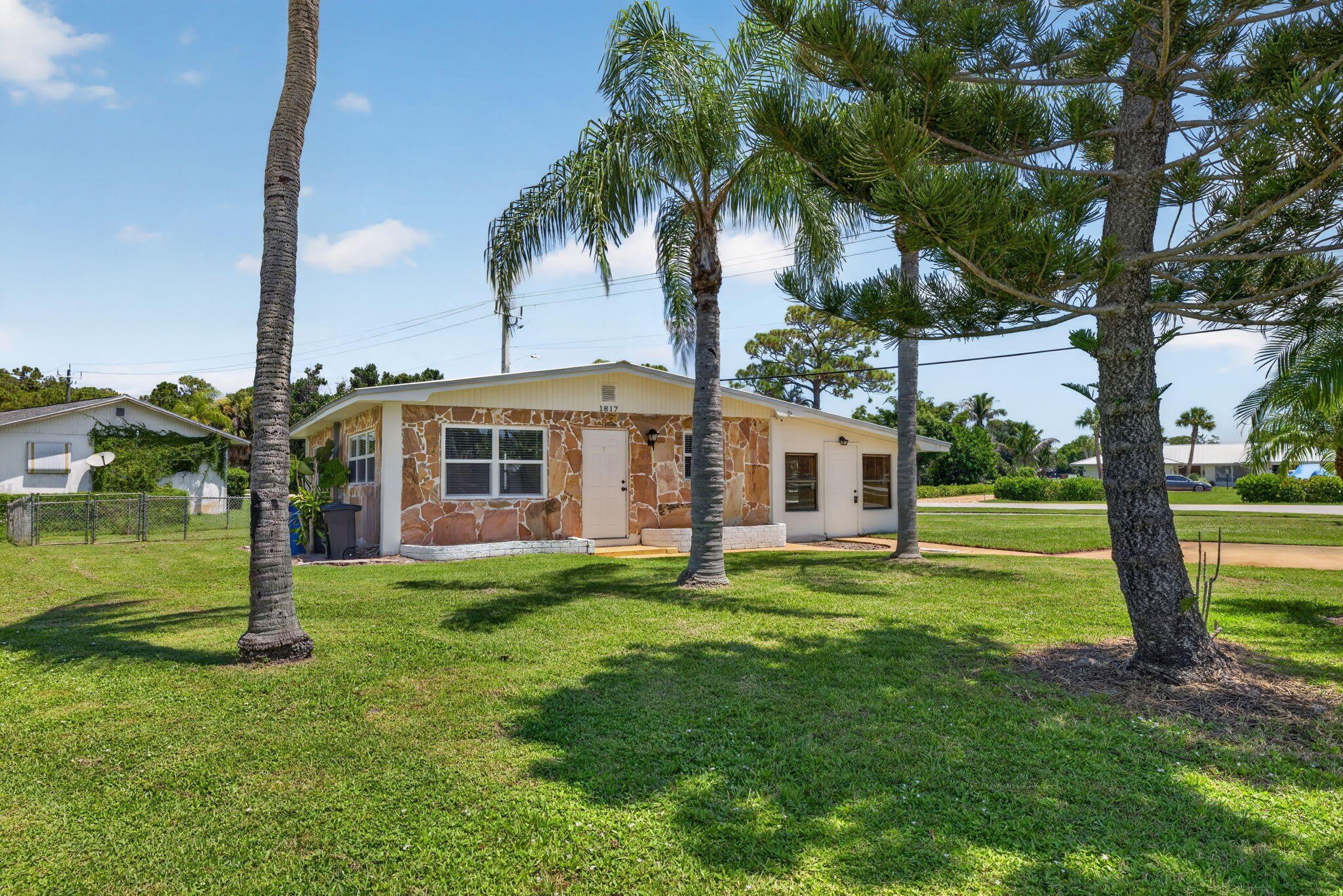 1817 NW AZALEA Street – photo 1 of 27