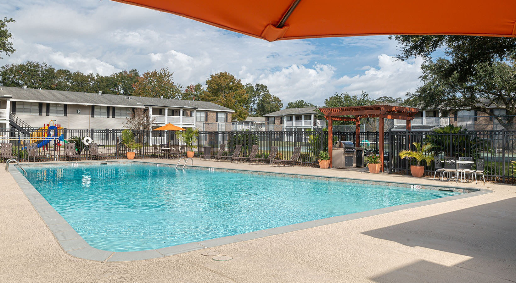 Canterbury Square Apartments – photo 1