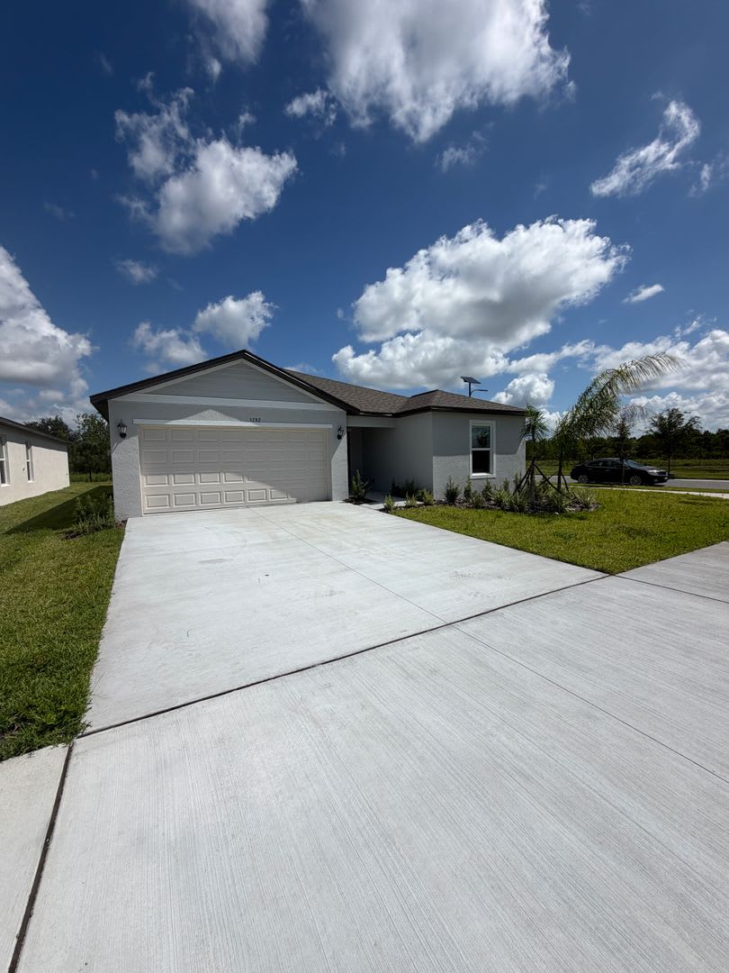 Brand new!!!! 4 Bedroom 3 Bathroom with Den!!! – photo 1