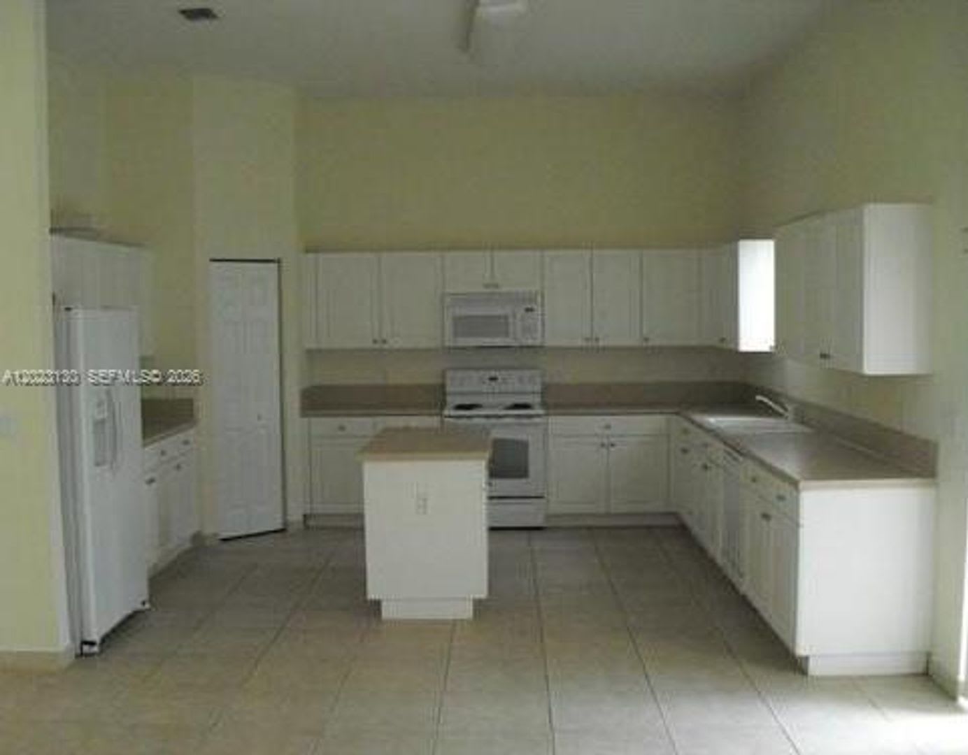 1423 NE 40th Road 1423, Homestead, FL 33033 – photo 1
