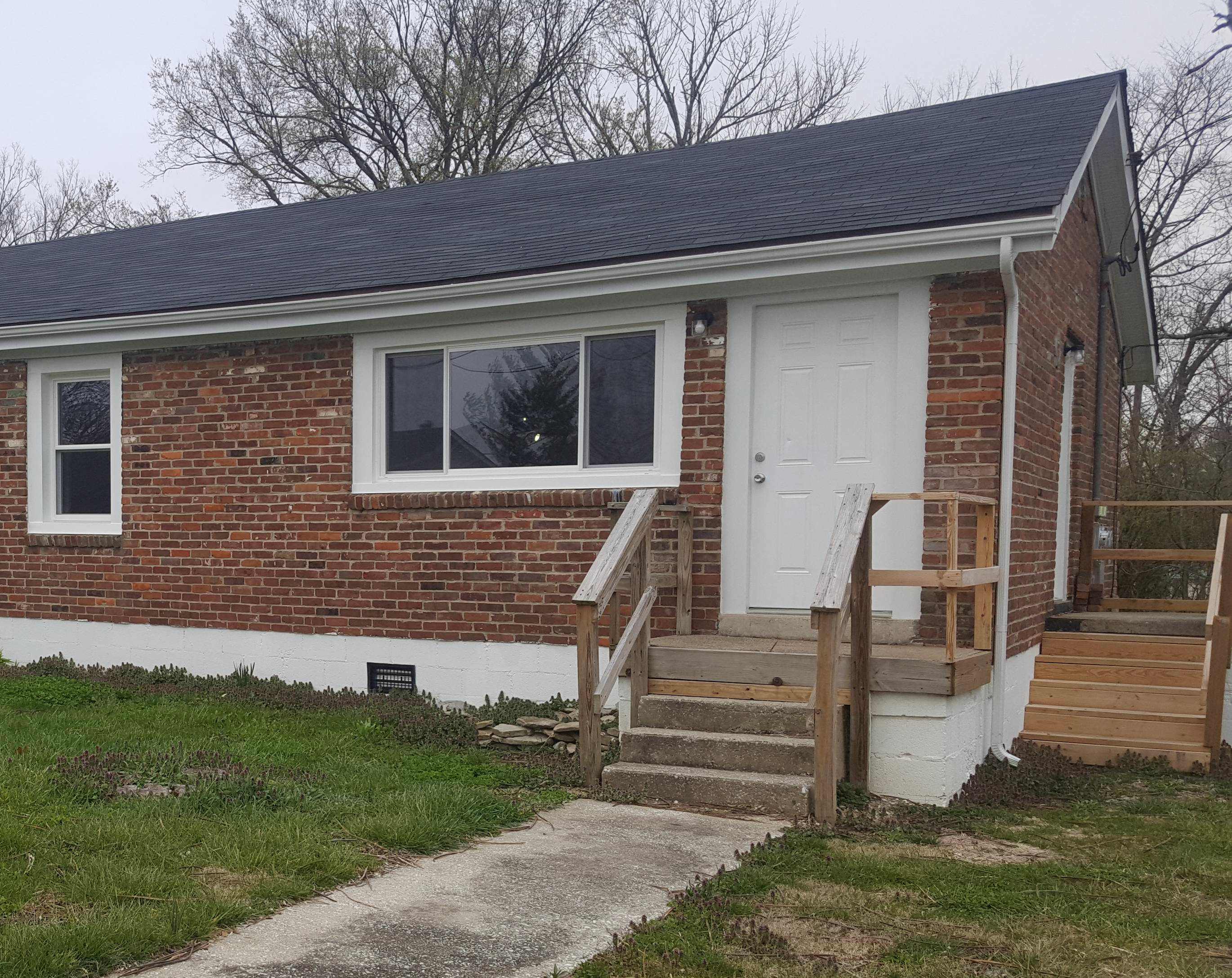620 Millie Dr – photo 1 of 8