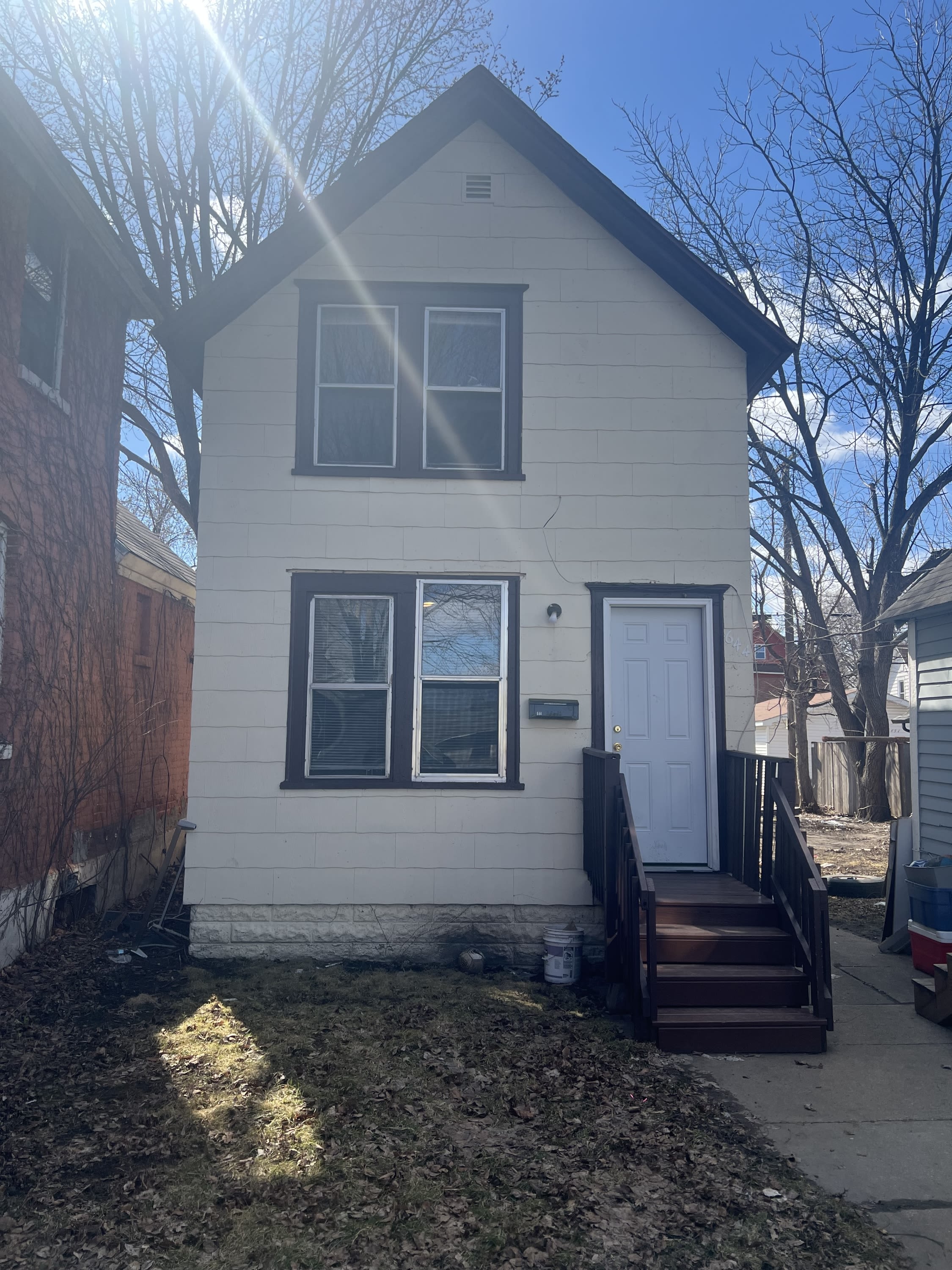 644 Thomas Ave. – photo 1 of 6
