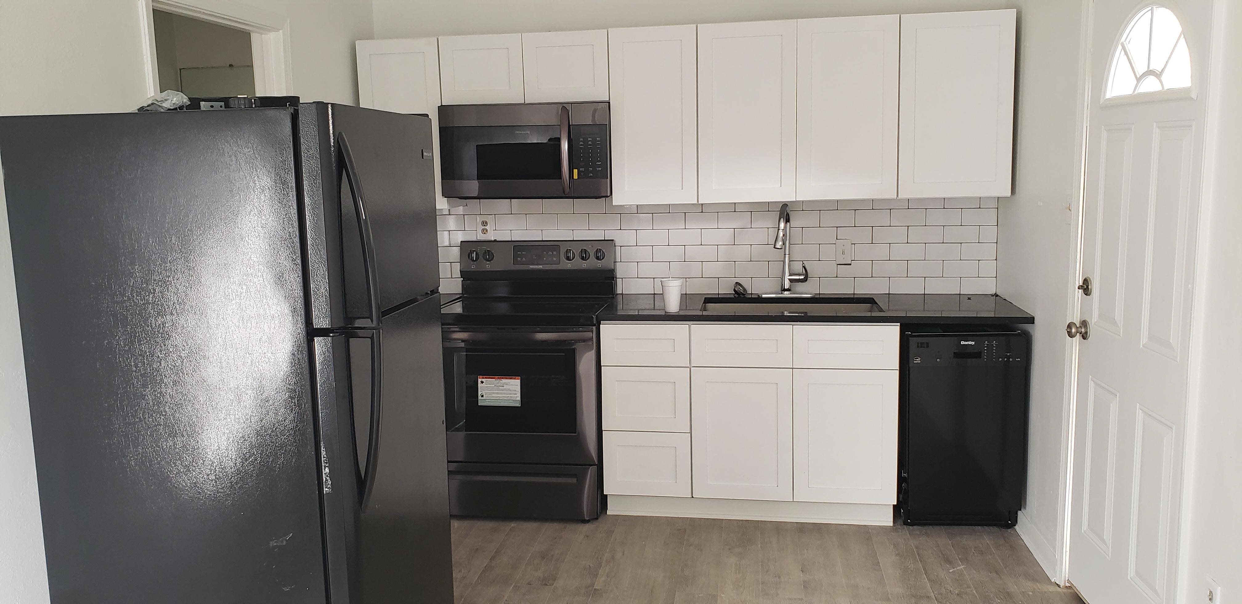 1009 West St – photo 1 of 7