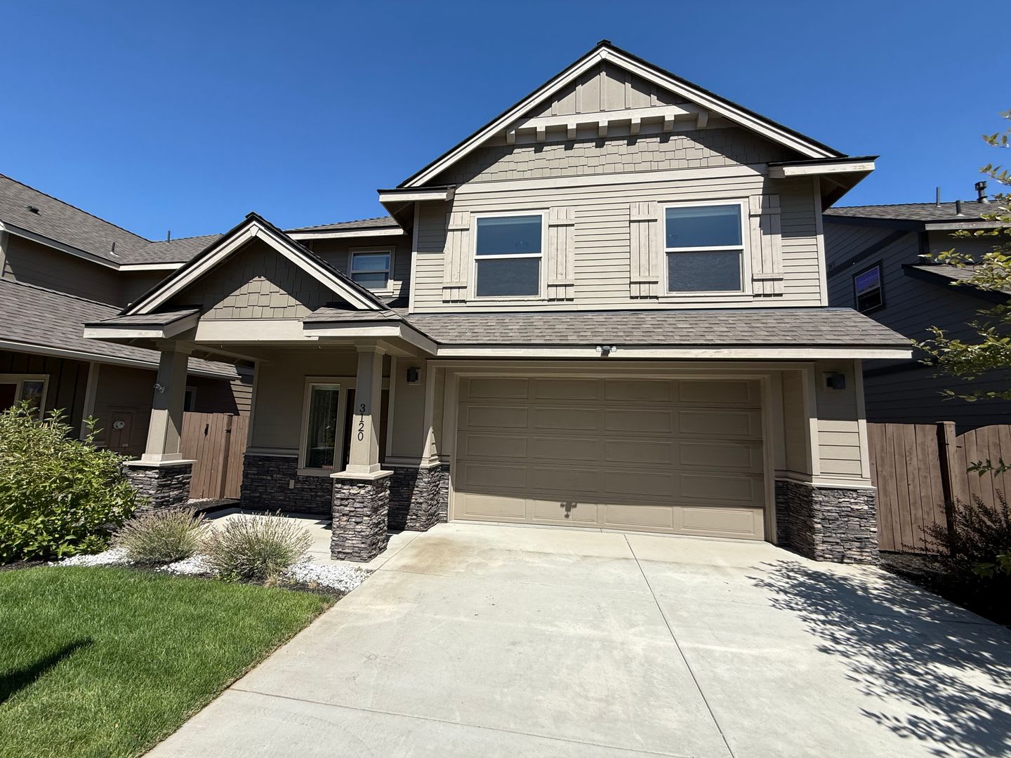 Spacious 4 Bed/ 2.5 Bath Single Family Home – photo 1