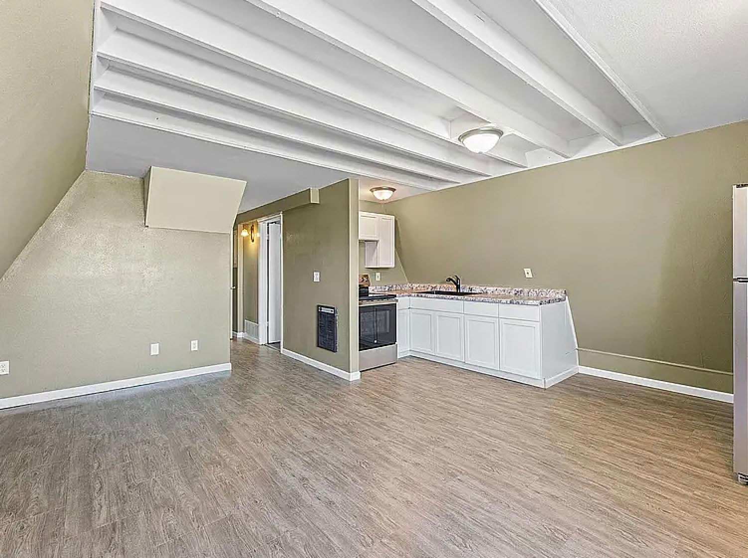 25 Bay Breeze Lane – photo 1 of 10