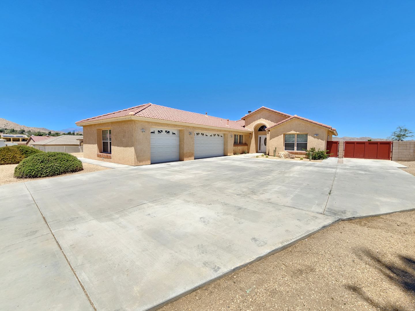 MOVE IN SPECIAL!! Copper Hills 4 Bedroom home with 3 car garage. – photo 1
