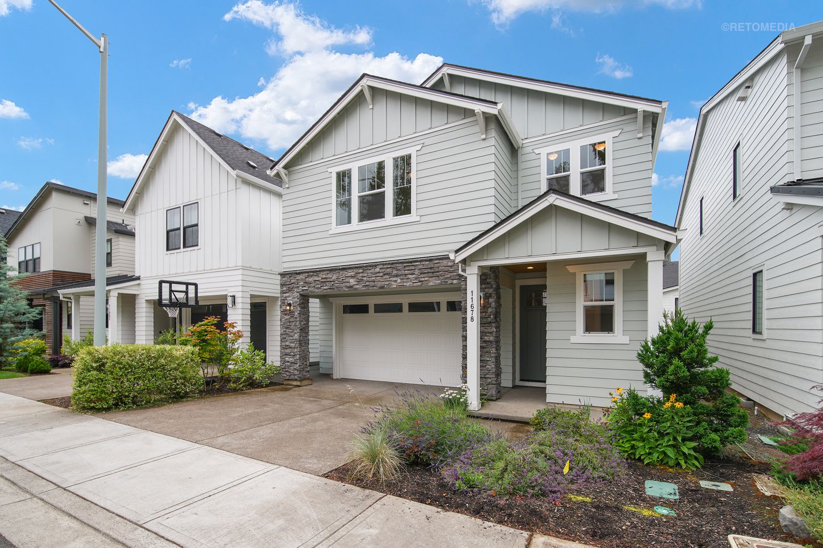 Beautiful 4bdrm/2.5bath Cedar Mill Home with AC, 2-Car Garage &amp; Upgraded Finishes! – photo 1 of 34