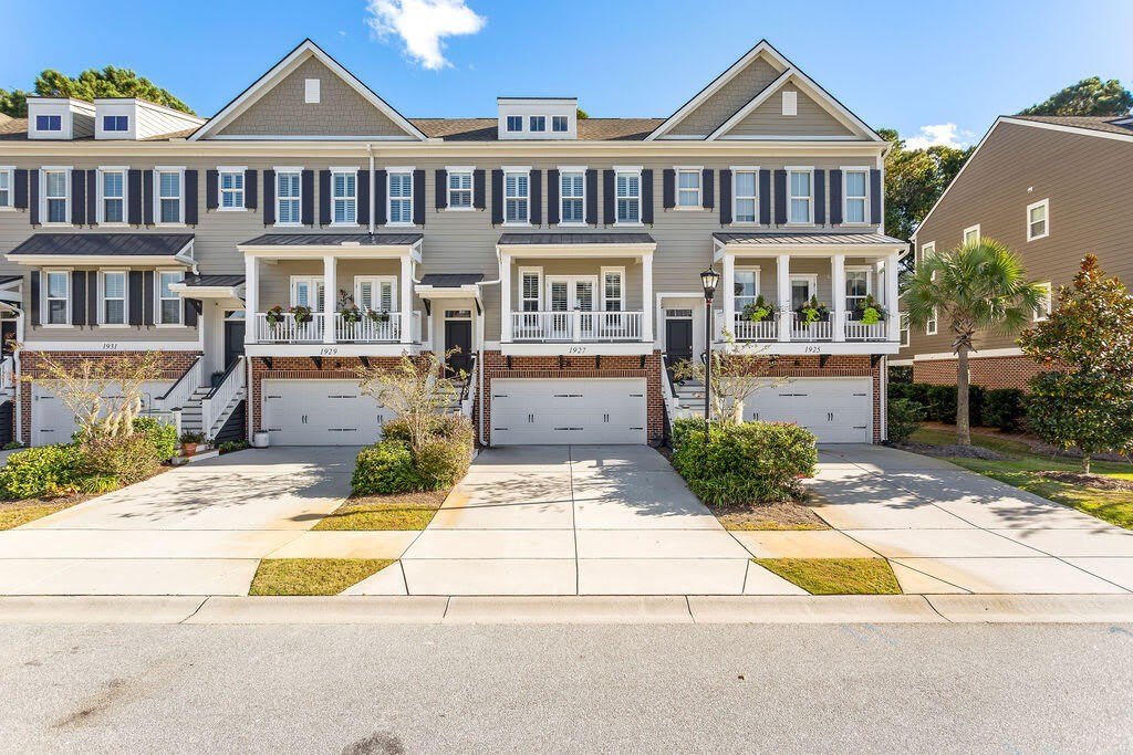 1927 Carolina Towne Court – photo 1 of 280