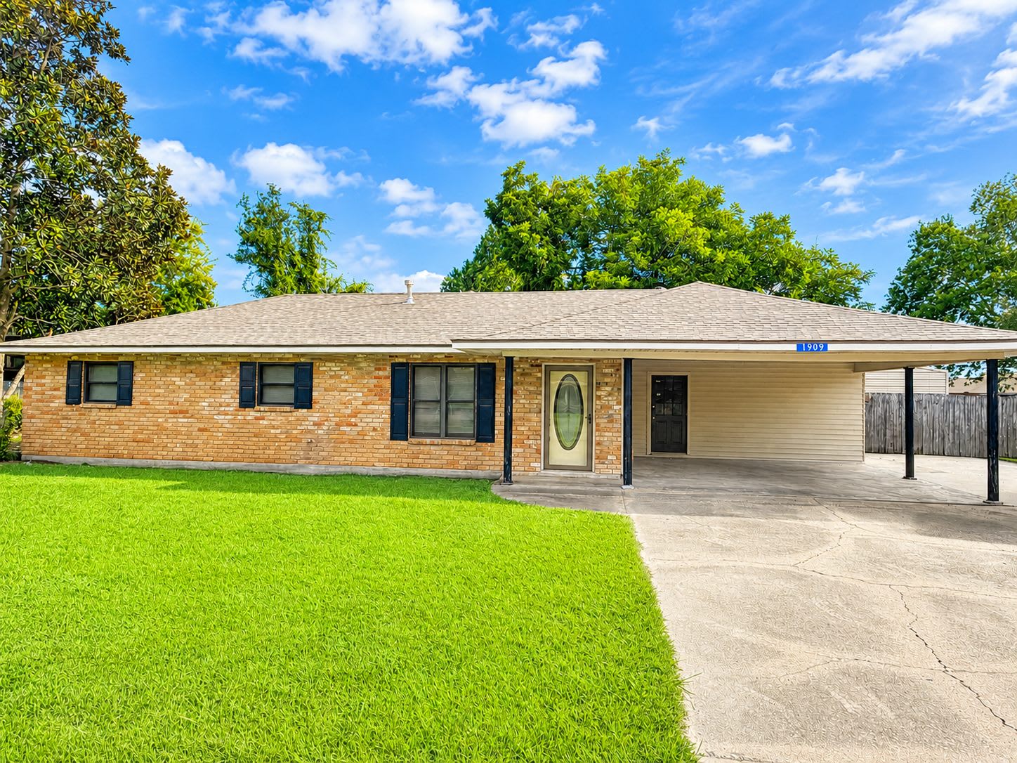 1909 Live Oak Drive – photo 1 of 10