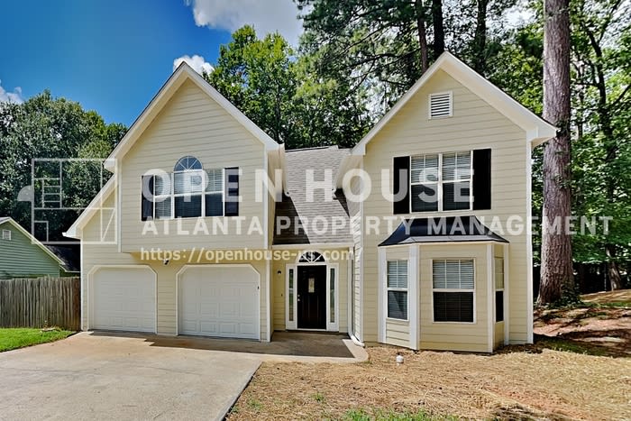 4015 Sharon Woods Drive – photo 1 of 19