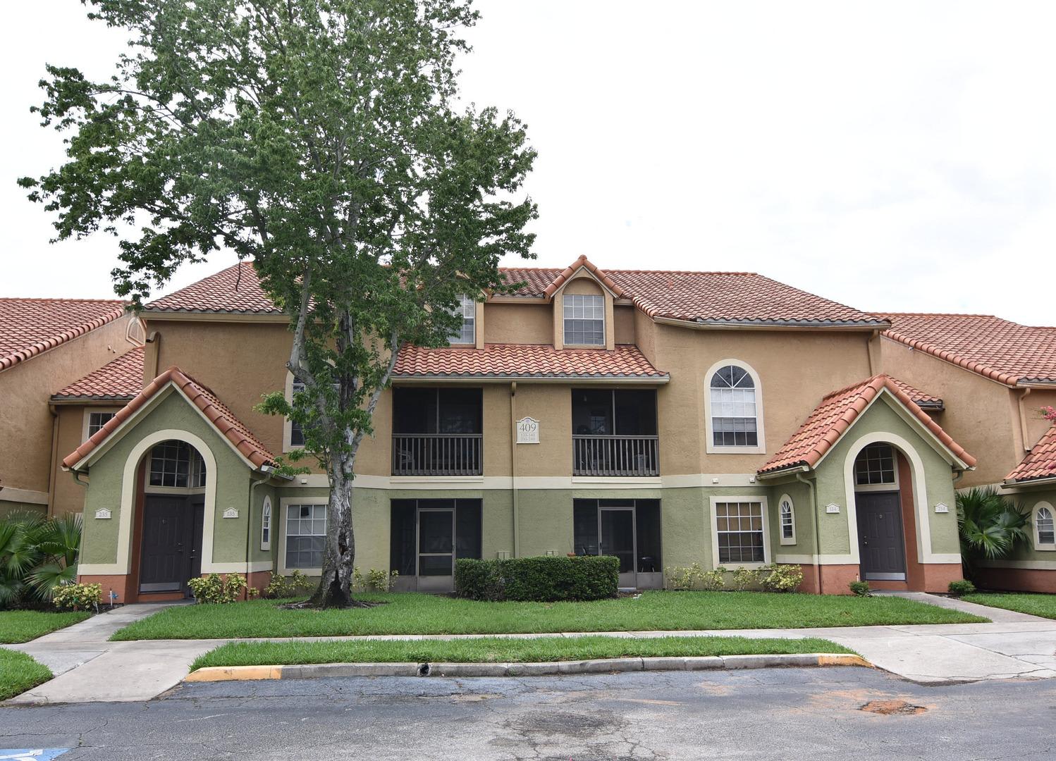 Condo Convenient To Attractions Bella Vista Community Available August 13Th – photo 1