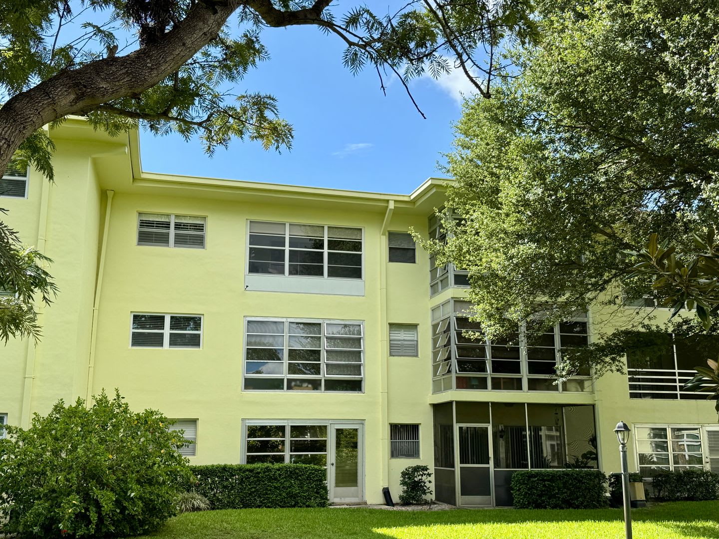 Fully Furnished 2 Bedroom/ 2 Bath with tranquil garden views in 55+ Community – photo 1