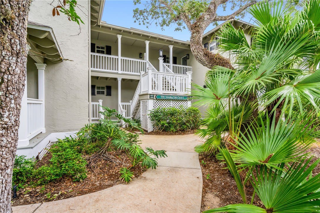 1195 Winding Oaks Circle E – photo 1 of 36