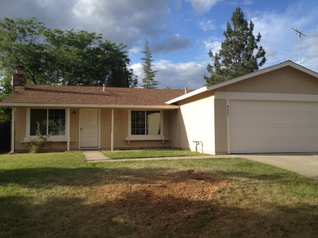 Recently Remodeled Four Bedroom Rosemont Home with Large Backyard! – photo 1 of 16