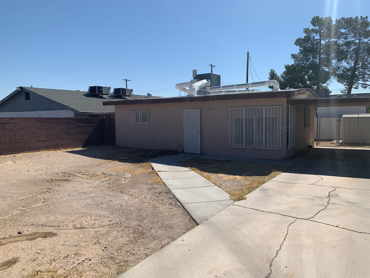 Charming Single-Story Home with Covered Carport in the Heart of Las Vegas! – photo 1