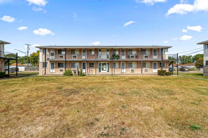 580 Harrison Boulevard 62 – photo 1 of 8