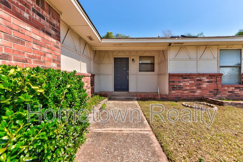1109 NE 5th Terrace – photo 1