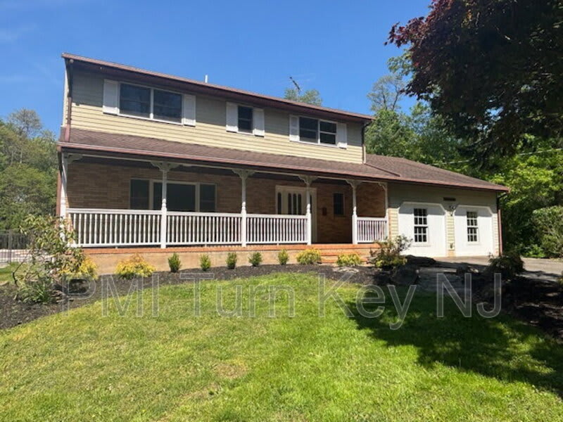 127 Stockton Avenue – photo 1 of 40