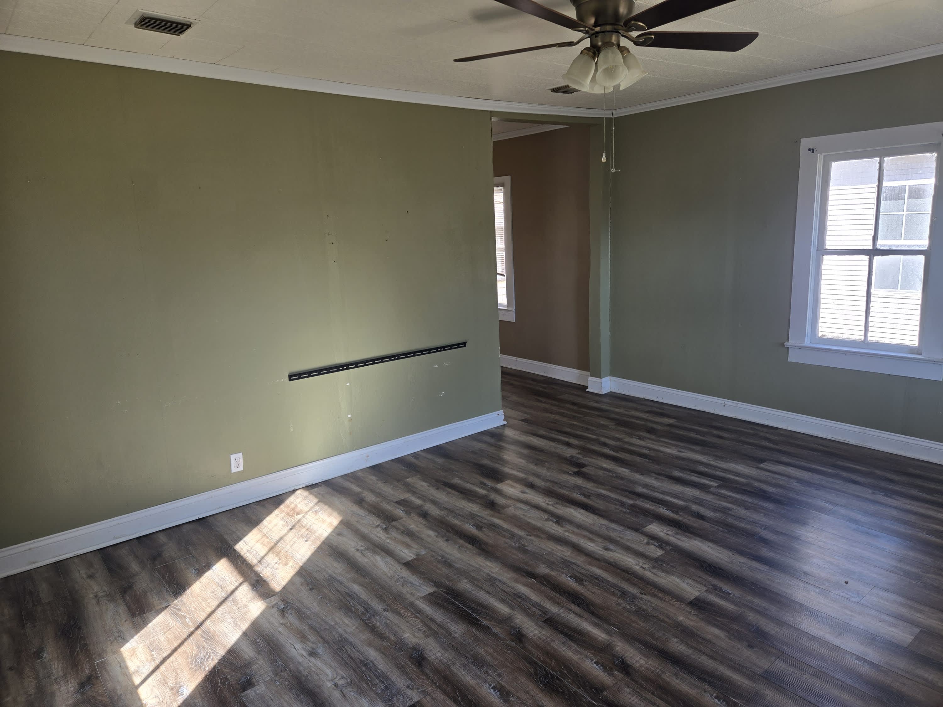 306 South Severin Street – photo 1 of 12